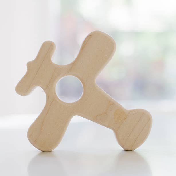 This grasping toys are made from American hardwood maple, naturally antibacterial, non-splintering. light weight and perfect for tiny hands to hold, you can also toss them in the fridge or freeze so they are extra soothing on little gums. Shaped like a airplane