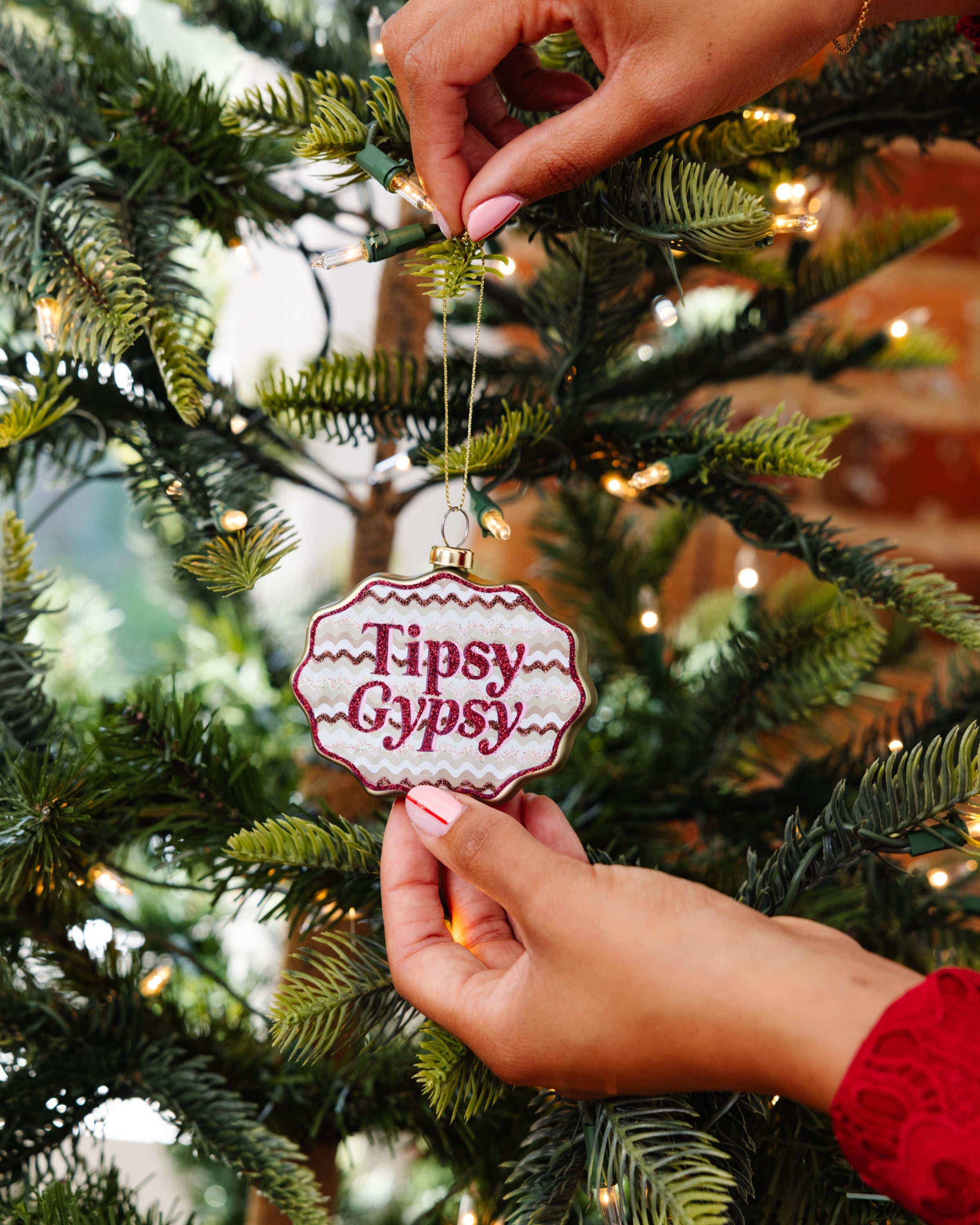 Scallop Ornament - Tipsy Gypsy