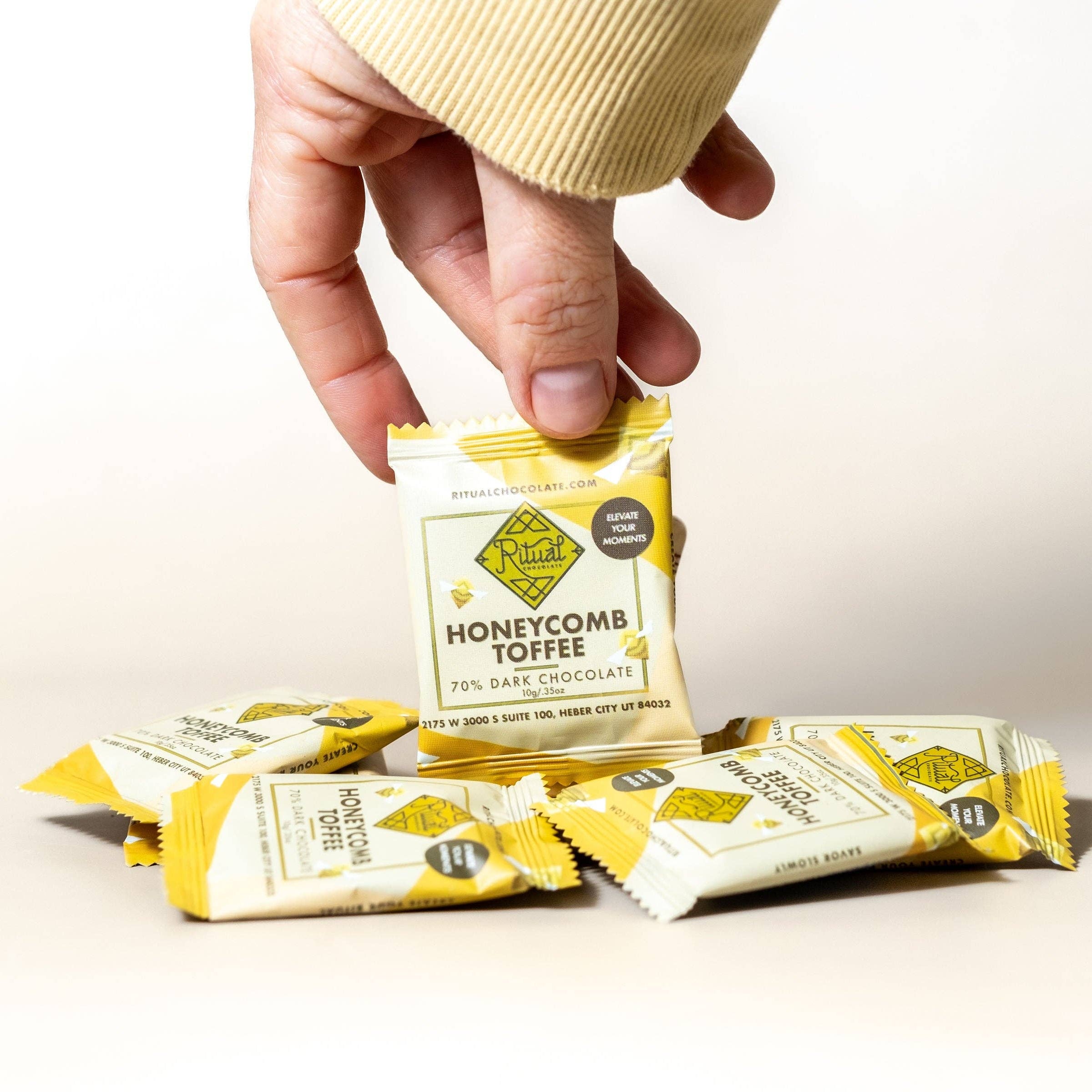 10g Honeycomb Taster, Toffee Topped Dark Chocolate 70% Cacao