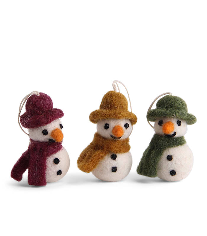 Let our Felt Mini Snowman add some frosty fun to your holiday decor! With an adorable design featuring big eyes, a knitted scarf, and a top hat, this miniature snowman is a chipper addition to your Christmas trees and wreaths. (But don't worry - he won't melt!)
