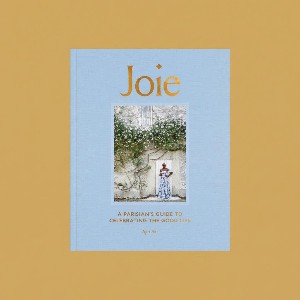 The French are known for their joie de vivre—celebrating the simple things—a philosophy that tastemaker Ajiri Aki embraced all of her American life.
As a child, she frequently tried to convince her Nigerian-Jamaican mother to pull out the fine china for everyday meals or when hosting friends. Her mother always said she was waiting for a special occasion, which sadly never came before she passed away when Ajiri was only twelve. Ajiri promised herself she would never hesitate to use her treasured pieces.