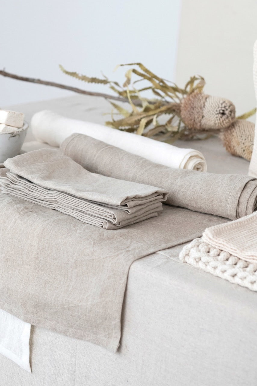 Manon Linen Table Runner