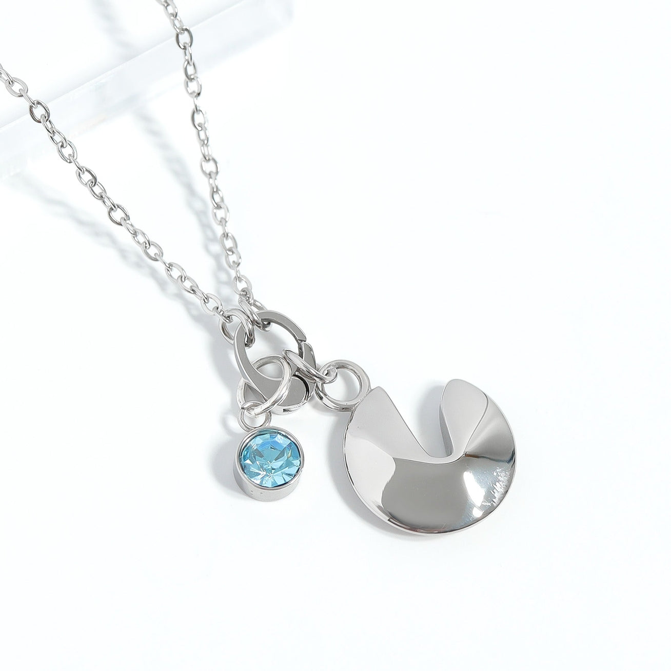Carry a little bit of wisdom and luck wherever you go with this adorable fortune cookie charm. A symbol of positivity and surprises, this charm serves as a daily reminder that life’s best moments often come unexpectedly. Whether it's inspiring words or good fortune, this cute keepsake is sure to add a touch of magic to your day.