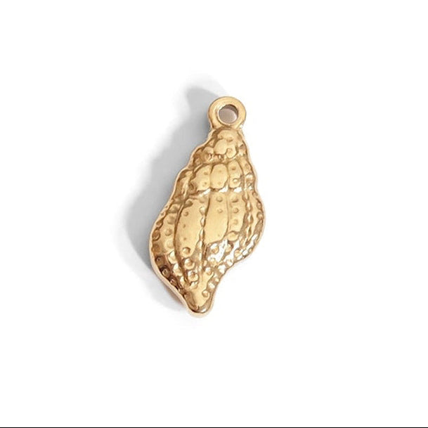Add a touch of fun to your jewelry collection with our Gold Conch Shell Charm. This nautical-inspired charm features a vibrant gold color that will add a pop of personality to any outfit. Perfect for those who love a playful, beachy vibe!