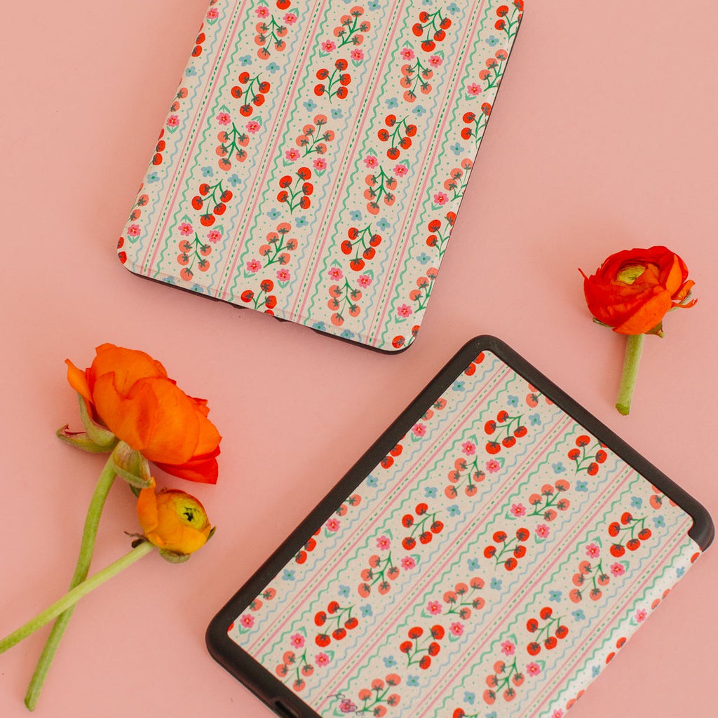 Designed by the talented Samantha Johnson.
Really Fun Features (we promise):
• Faux leather exterior for easy cleaning
• Microfiber interior (cozy!)
• An elastic hand strap for comfortable holding
• Auto wake & sleep feature to preserve battery life
• Shock absorption, TPU case for drop protection
Size: Paperwhite 11th Generation (2022)