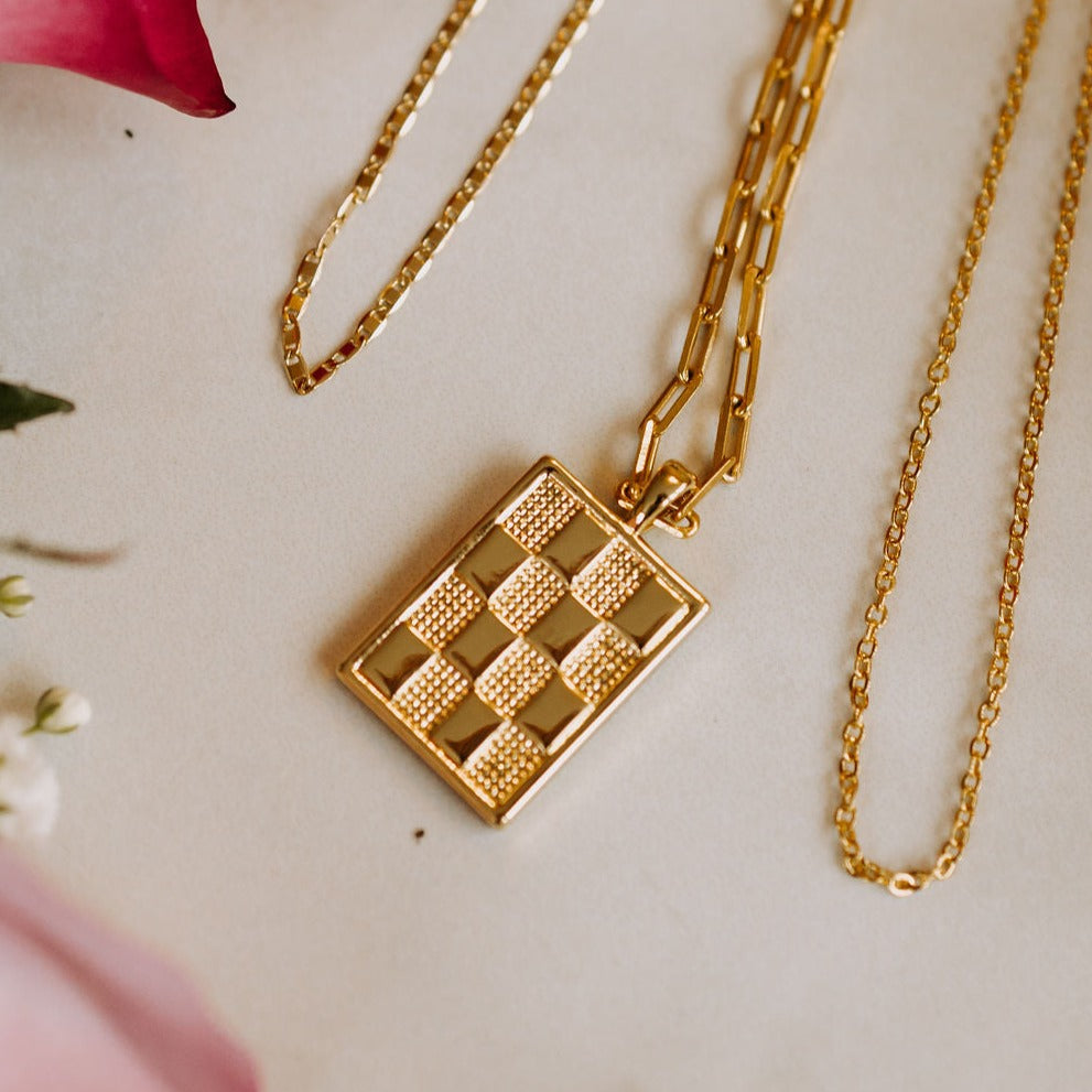 Checkered 17.5" Necklace