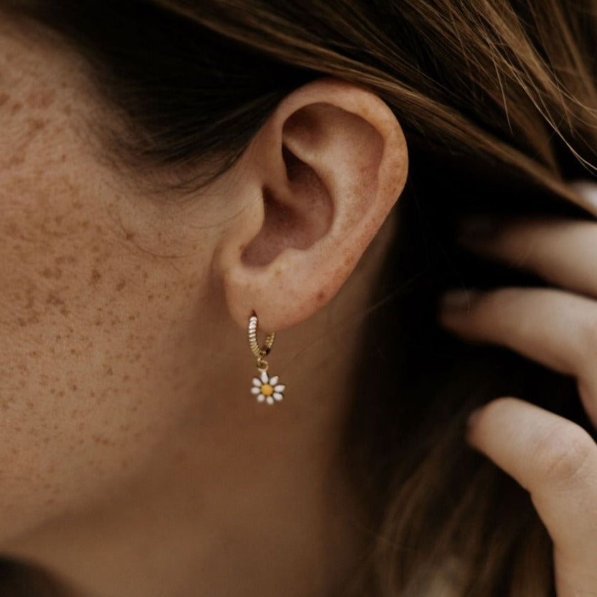 Carolina Daisy Hoops - Mauve Jewelry Co.