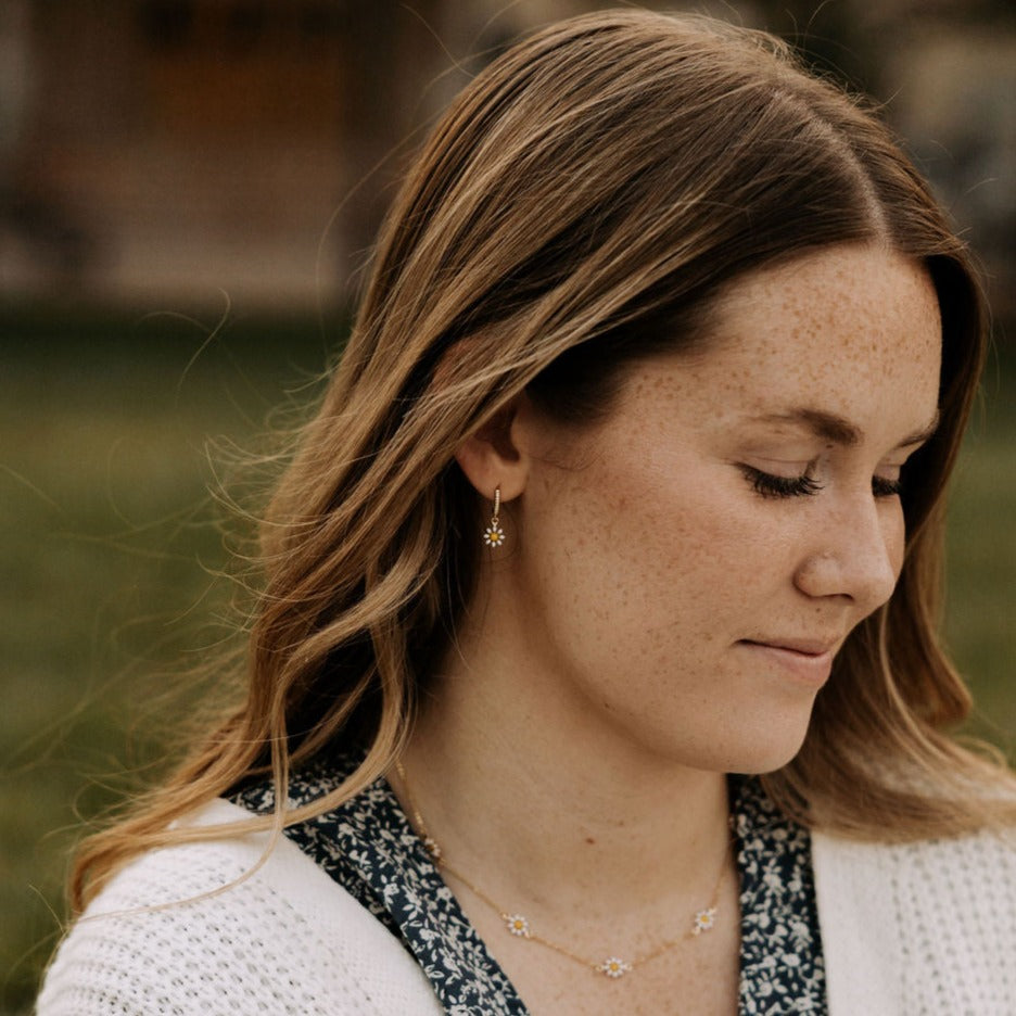 Carolina Daisy Hoops - Mauve Jewelry Co.