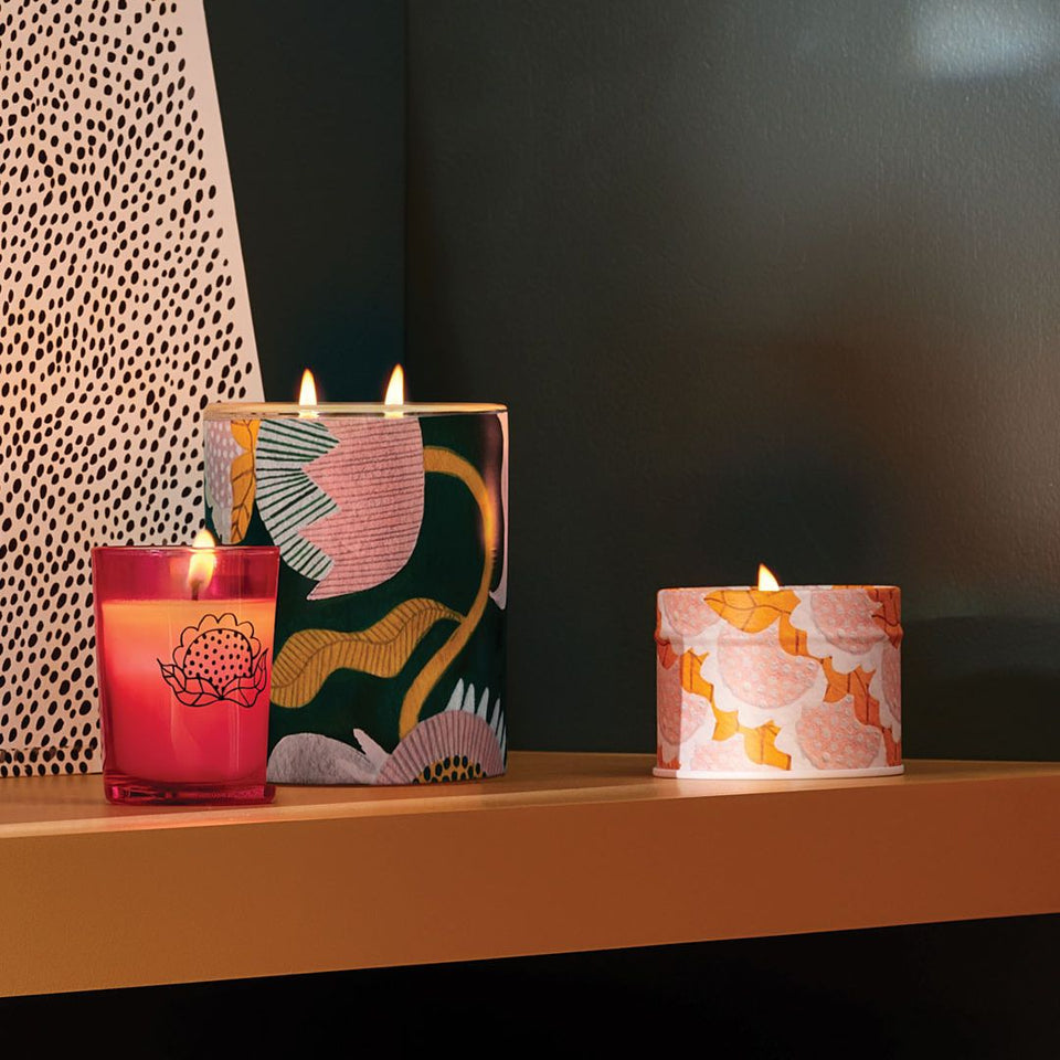 Fragrance
A winding hike through the hills with wild ivy, redwood bark, and peaceful lavender.