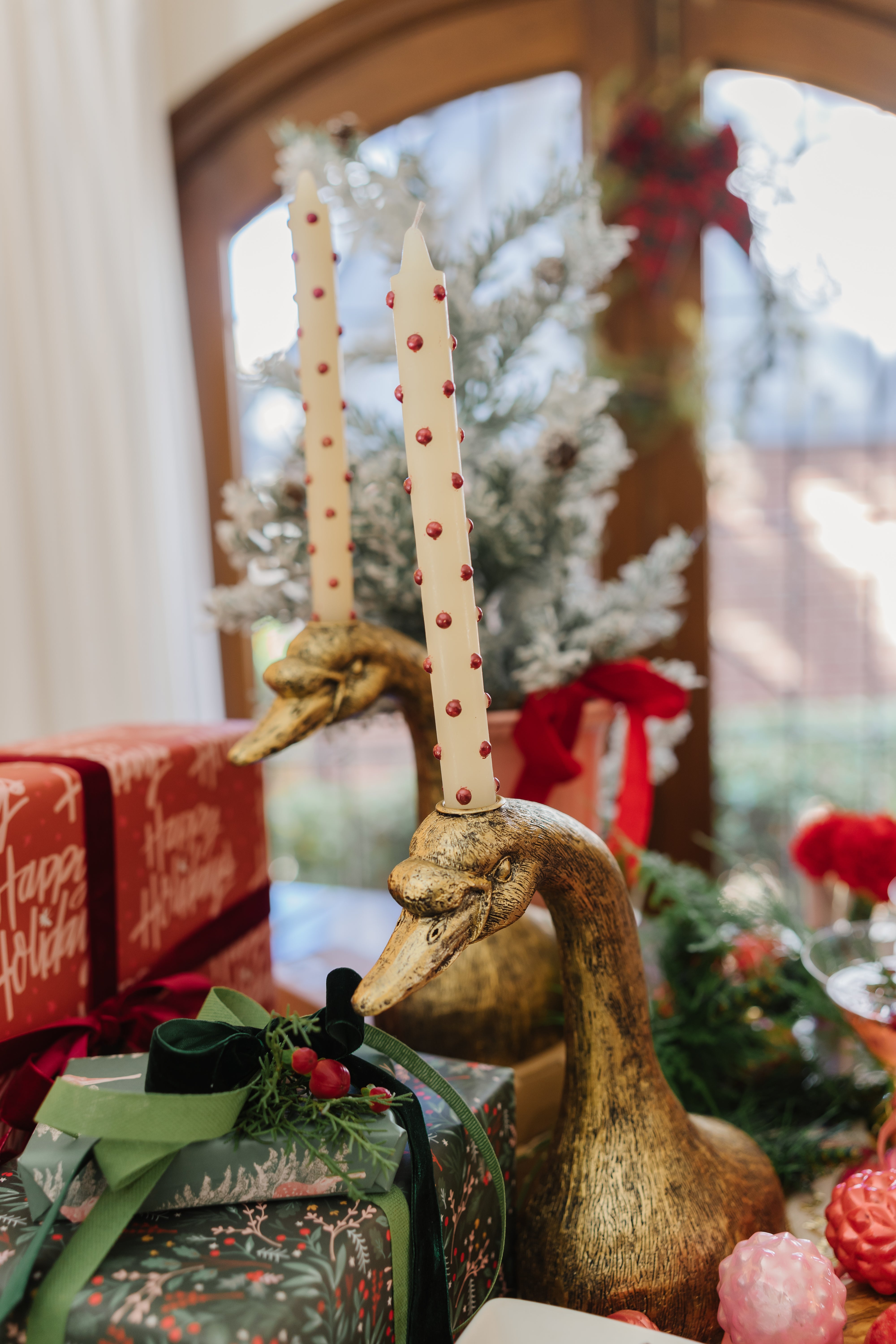 Resin Antique Gold Finished Goose Head Taper Holder