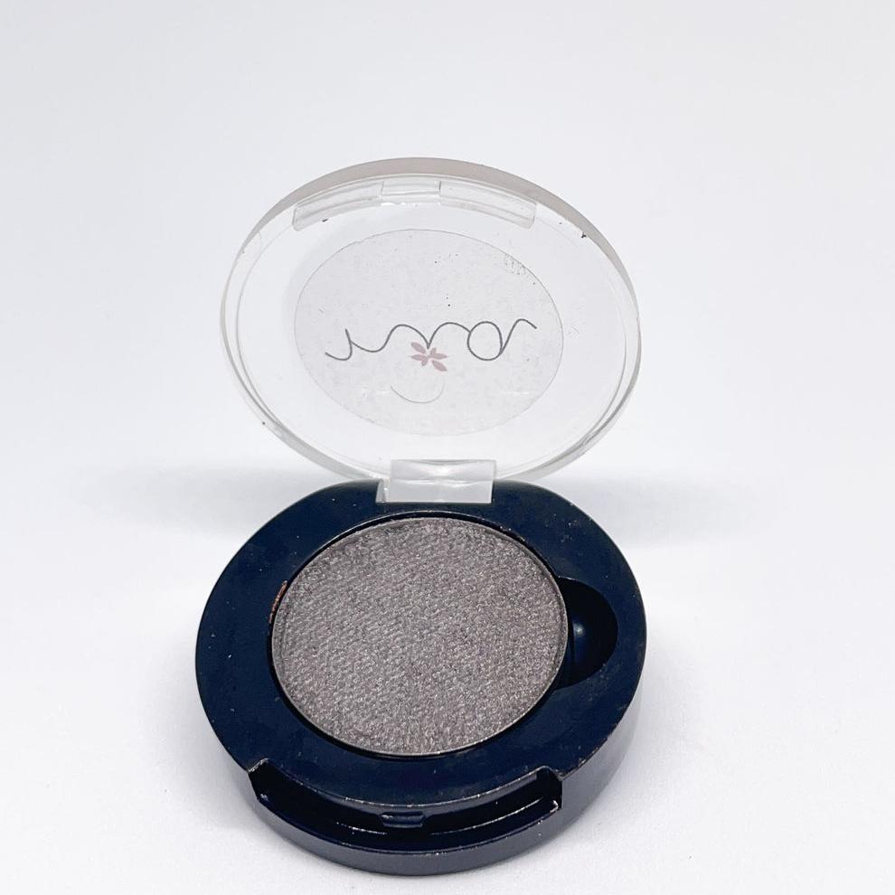 Pressed Eyeshadow in Subdued. The main ingredients are minerals such as mica, clay, zinc and iron oxides, which offer elegance, sheen, cushion, adhesion, oil absorbency, UV protection, and rich pigment for a creaseless and silky look. No synthetics here