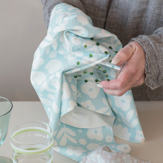Printed Recycled Microfibre Tea Towel w/ Floral Pattern