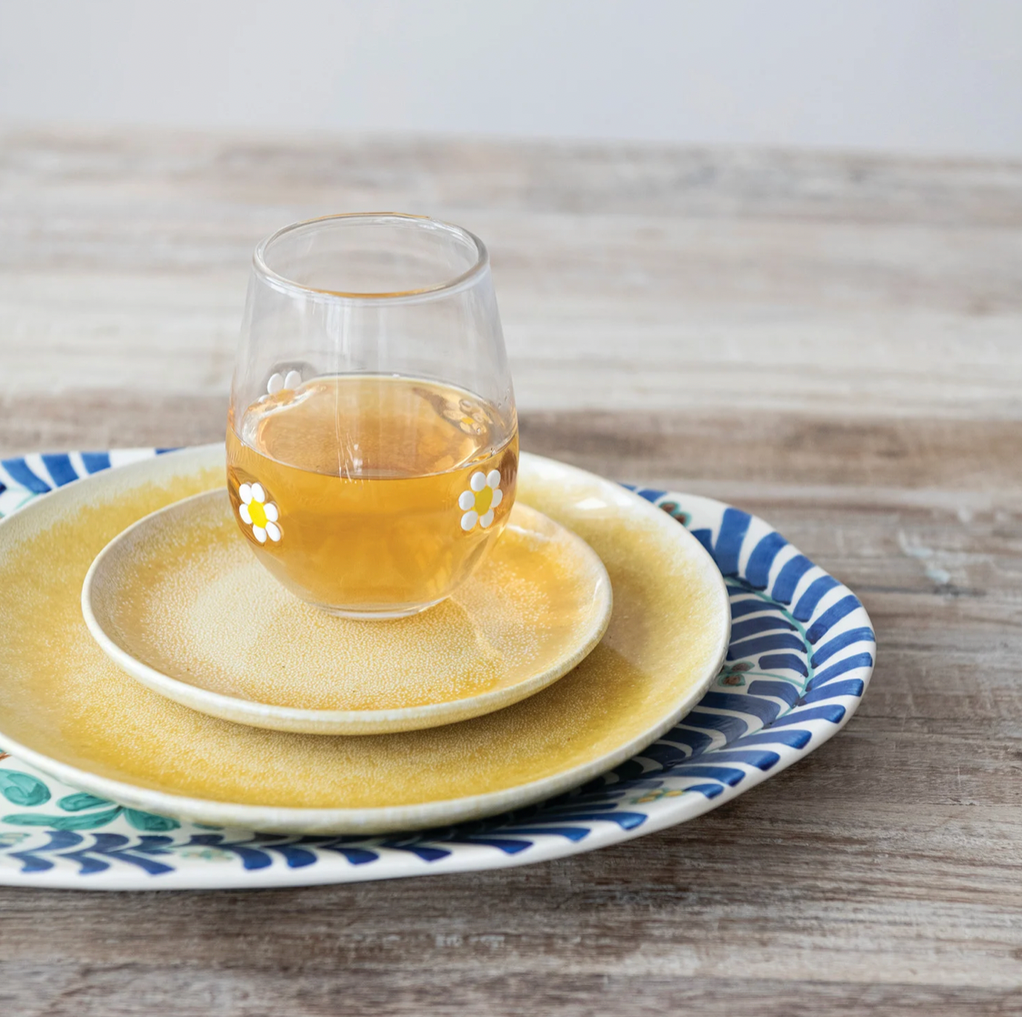 Drinking Glass with Embedded Daisies - White & Yellow