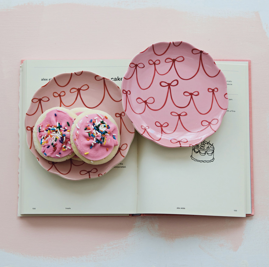 Stoneware Scalloped Bow Plate - 2 Colors