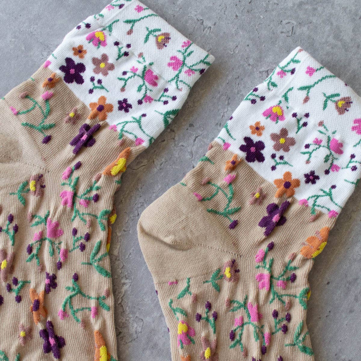 Floral 2 Tone Casual Socks - 2 Colors Available