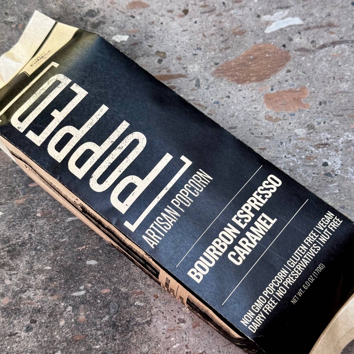 Experience the unique flavor of Bourbon Espresso Caramel with our signature vegan caramel. Indulge in the harmonizing blend of espresso and cacao, balanced with subtle charred oak undertones. This rich and full-bodied treat will leave you with a touch of Bourbon sophistication.