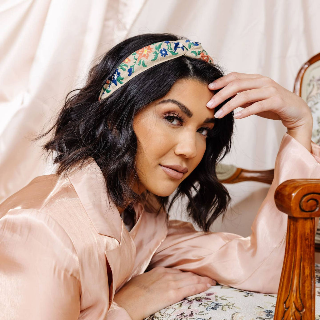 Okay so this headband is pure magic-- a true embroidered fabric in the prettiest vintage floral pattern. I love the colors in this headband and it's sooo incredibly pretty and so easy to throw in your hair. It will make your outfit come alive, so you definitely need it!