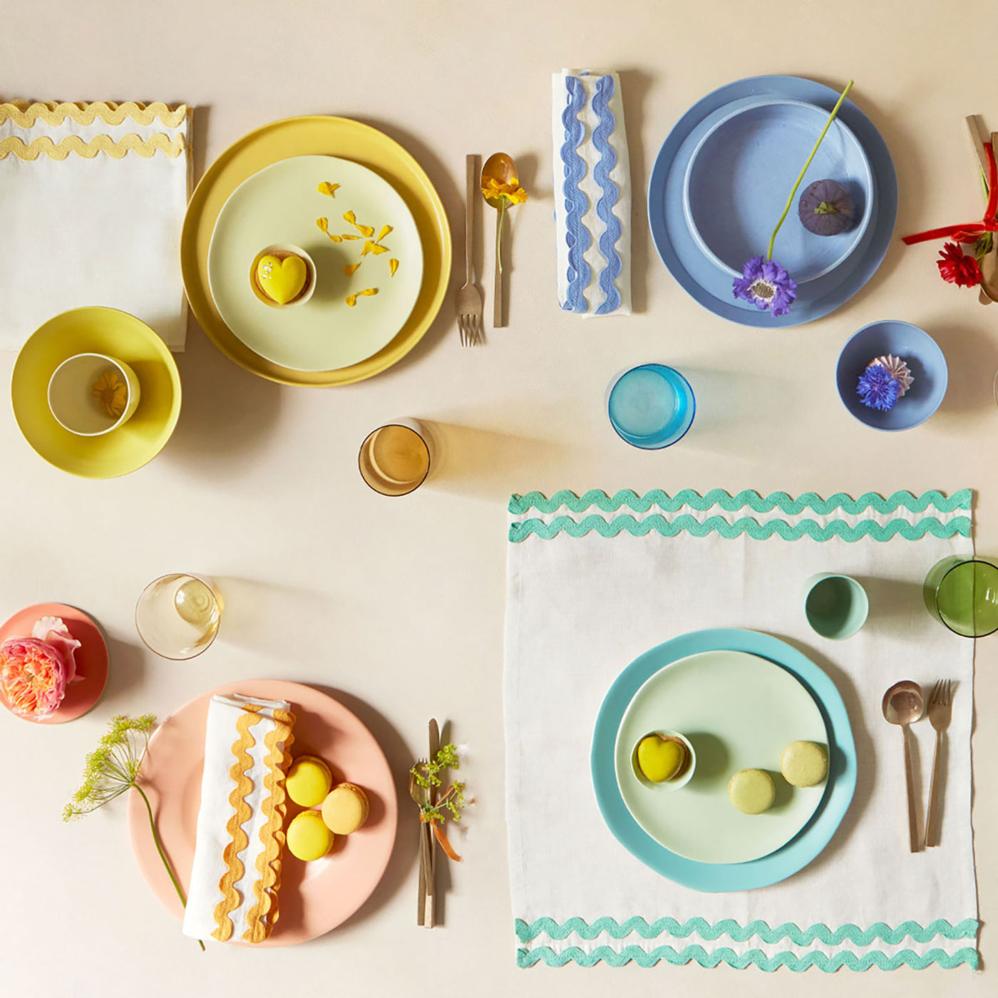 These premium large linen napkins are not only beautifully crafted, but add a stylish decorative touch to any party table. They feature on-trend ric rac for a colorful statement, and are ideal for birthday parties, garden parties, family celebrations and dinner parties. You can also use them as placemats if you so desire. They make a wonderful hostess gift too.