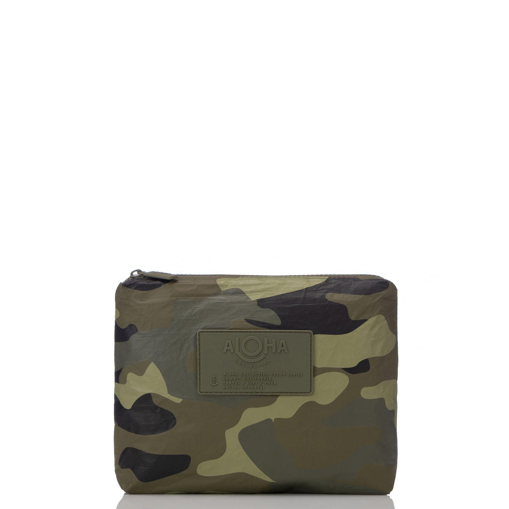 Use this small pouch in camo as a wet bikini bag to keep your dry items separate after a swim, a surf session, or a day at the beach. This lightweight pouch will be your go-to makeup bag for travel or everyday use. It can also double as a cocktail-proof clutch to go from beach to bar or pool to pau hana.