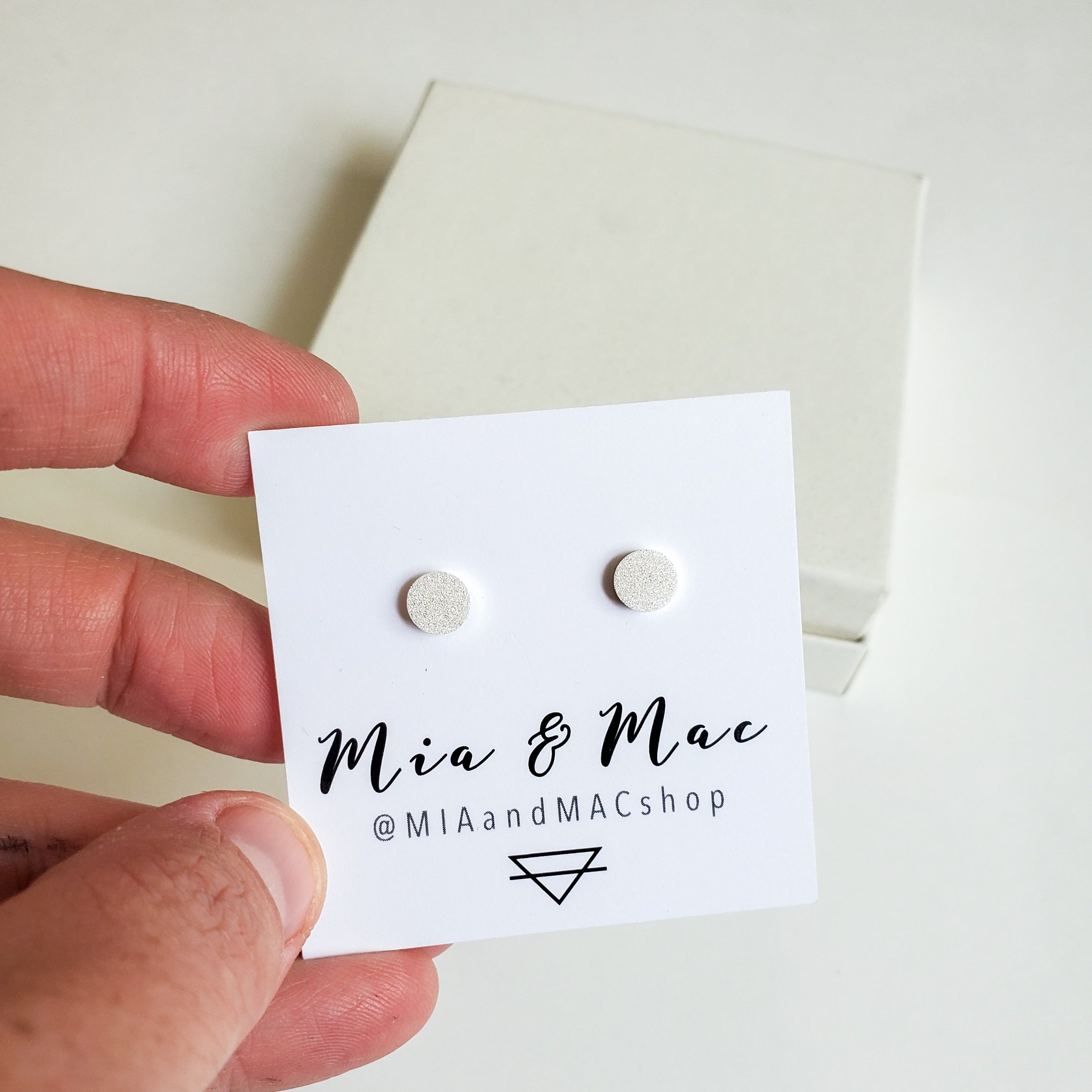 Sparkle circle studs