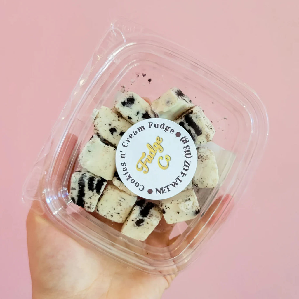 1/4 lb cookies 'n' cream fudge