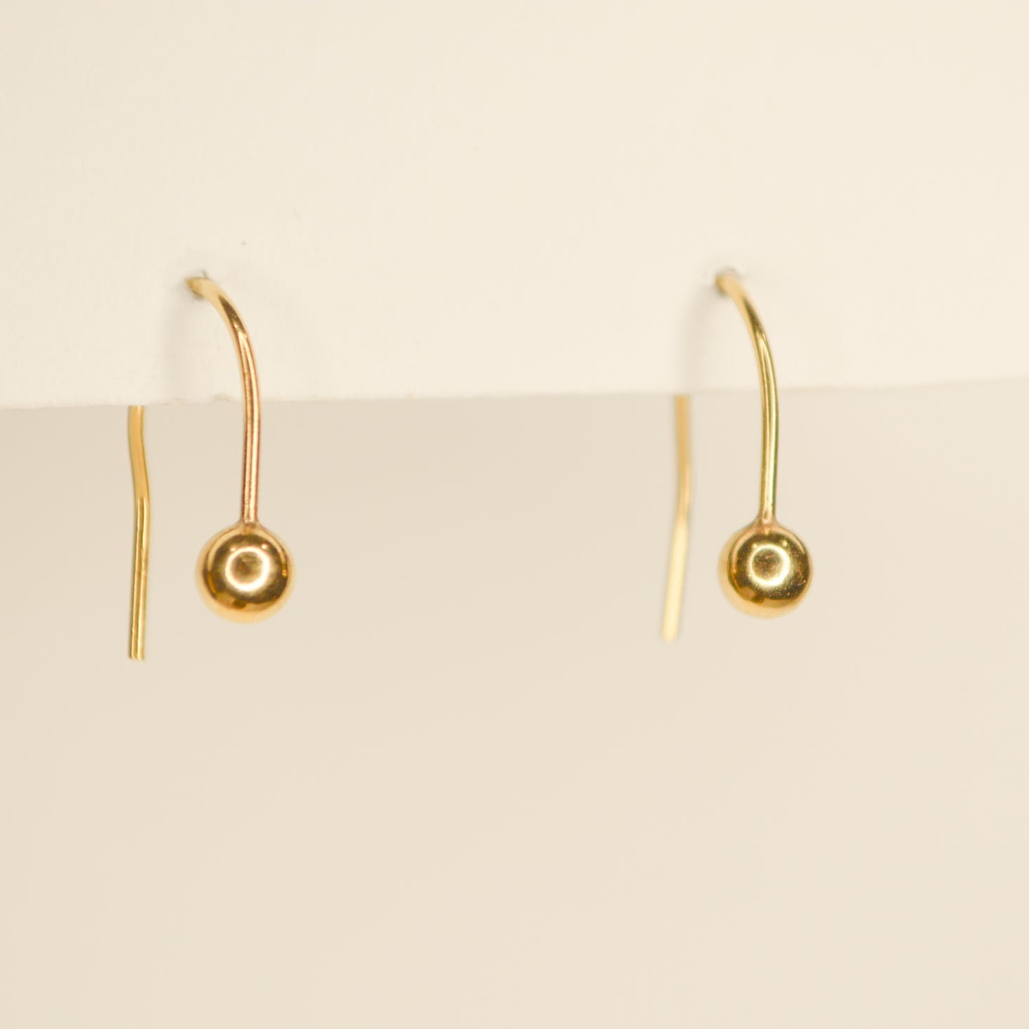 Simply Subtle Earwire