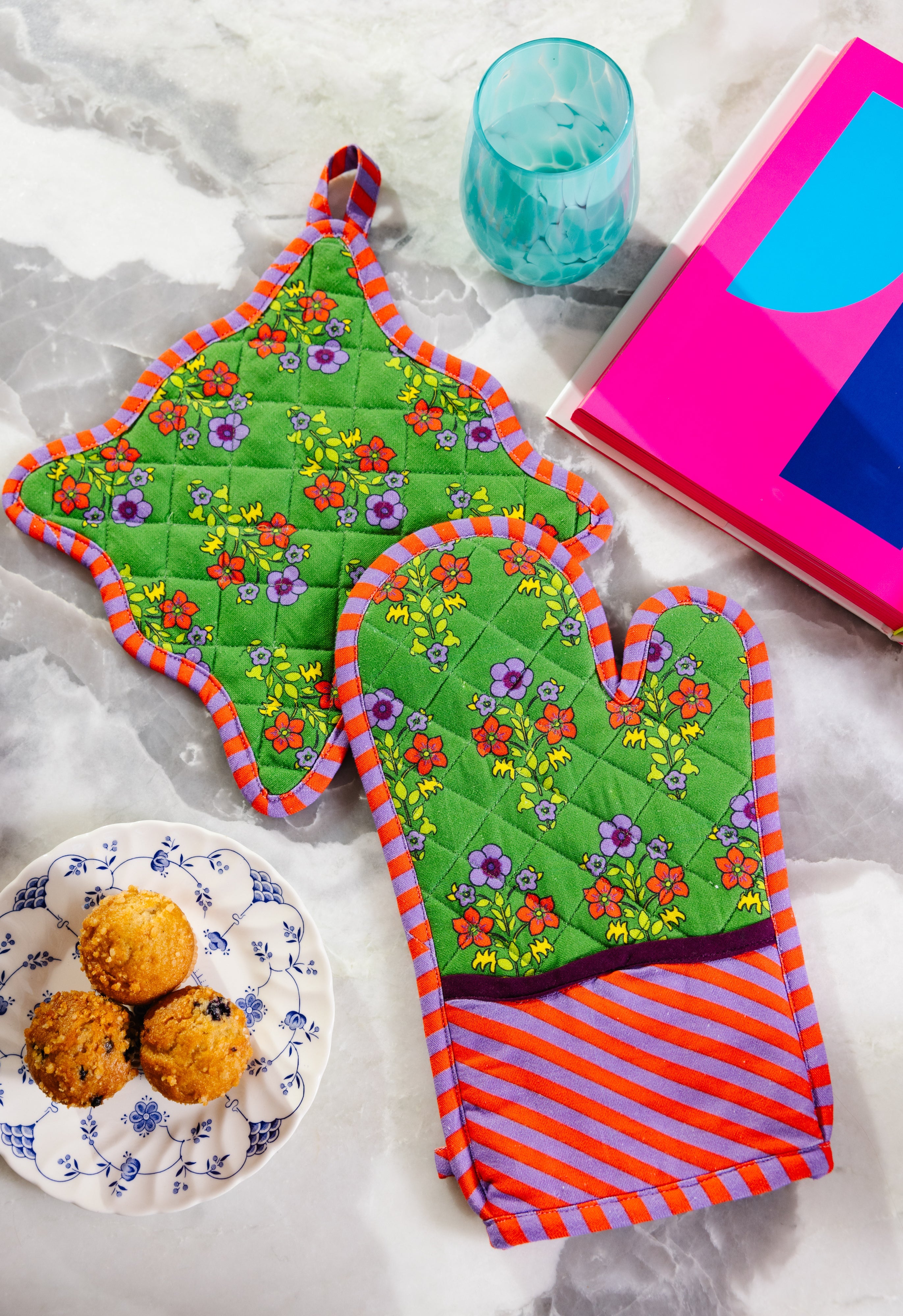 Green Pot Holder & Oven Mitt