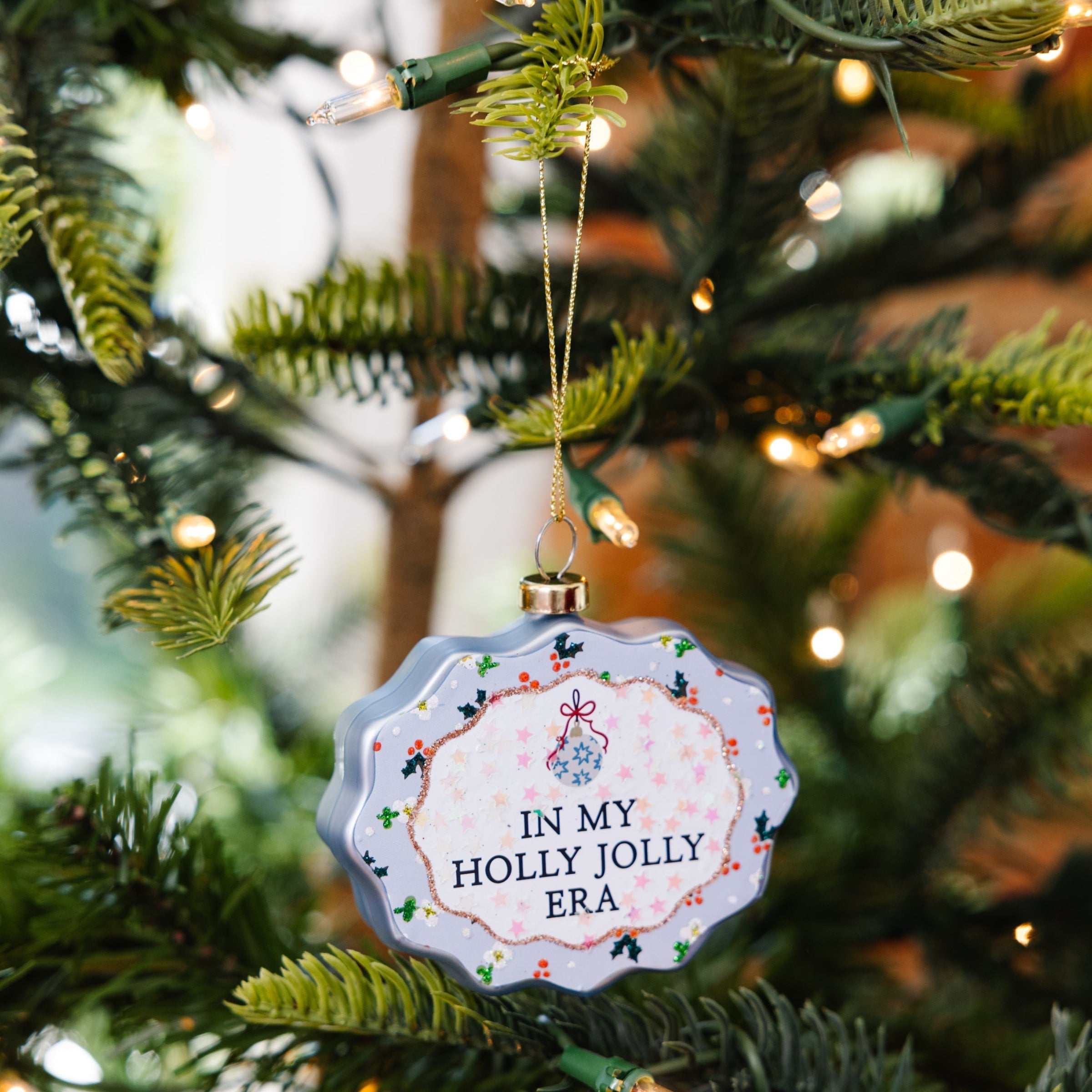 Scallop Ornament - Holly Jolly Era