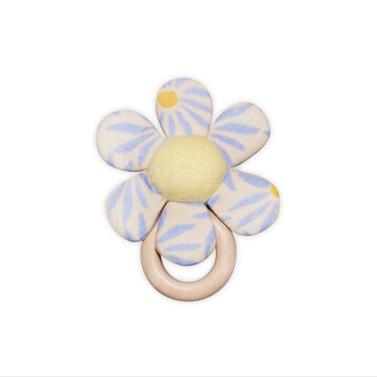 Step into Daisy Dreams, part of our new organic muslin series. Cheerful daisies bloom on soft lavender, infusing every piece with the charm of a sunny meadow.