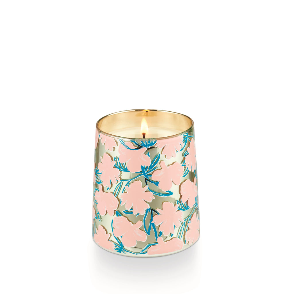  Indulge in the sweet escape of our Coconut Milk Mango Pearl Glass Candle. The creamy coconut milk adds a tropical touch while the juicy mango brings a burst of fruity fragrance. The pearly glass adds a touch of elegance and makes for a unique piece of home decor. 