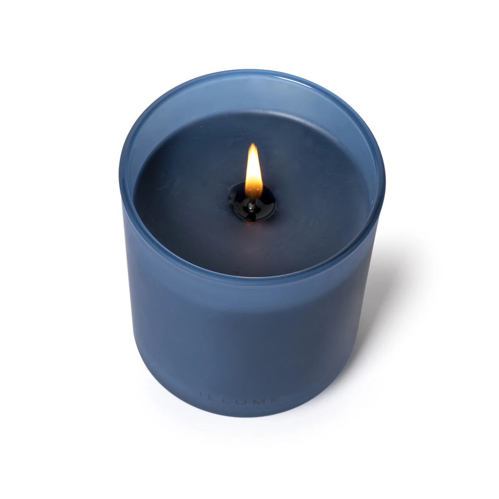 This scent is grounded in balsamic sandalwood, with a heart of muddled summer fruit, and kissed with sun-ripened mandarin. A timeless staple designed with a soft frost finish, colored wax, and a translucent foot for added elegance.