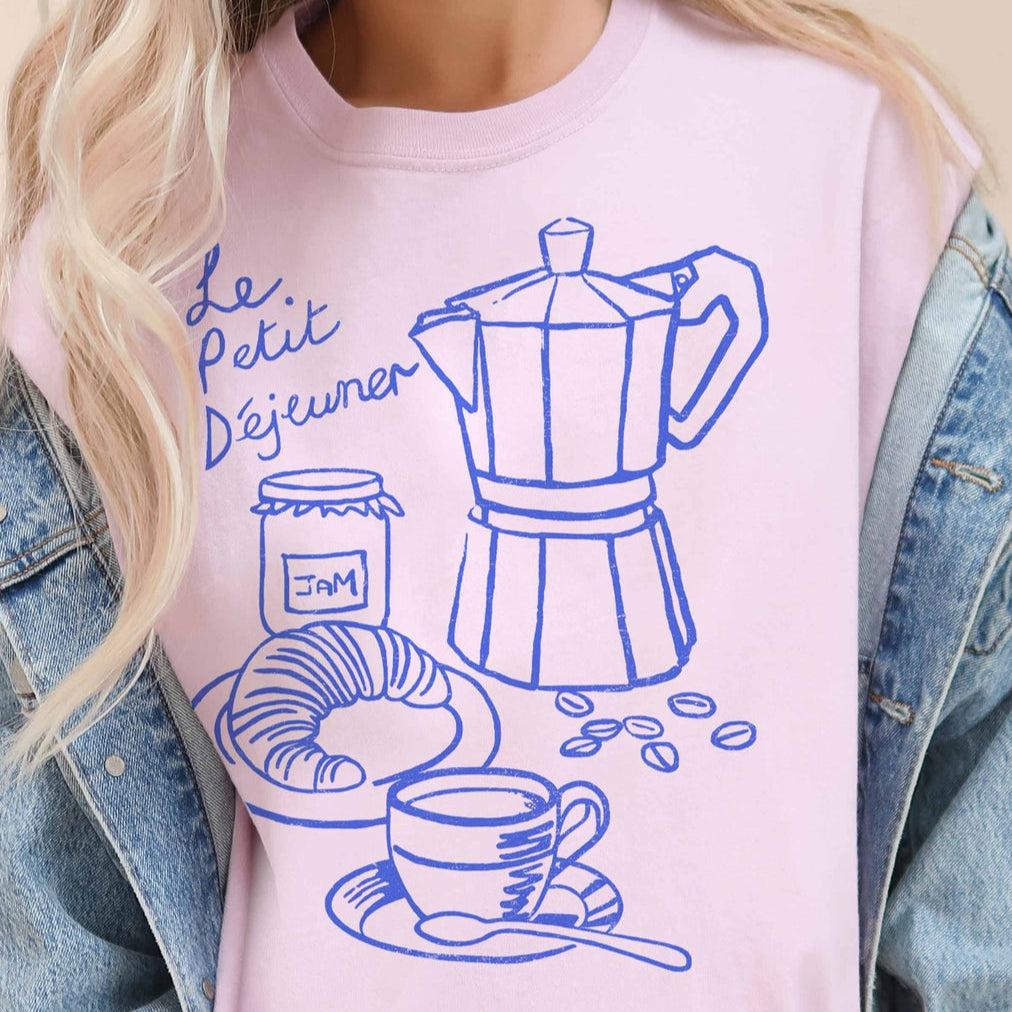 Le Petit Dejeuner Oversized Tee has a relaxed style that's ideal for everyday and casual wear. The tee is made from 100% cotton.