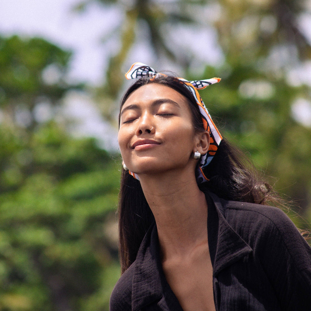 Feel the comfort of being "Trapped In" with this 100% organic cotton bandana. Made from soft and sustainable material, this bandana is perfect for everyday wear. Embrace the natural benefits of organic cotton and add a touch of quirkiness to your wardrobe.
