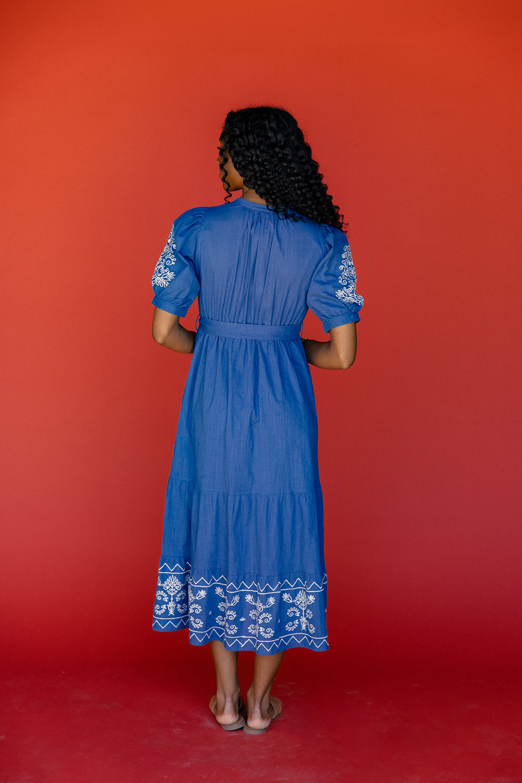 Donna Embroidered Dress