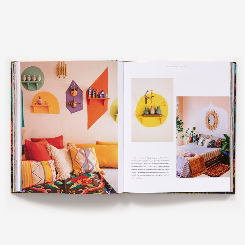 Jungalow is Justina Blakeney’s biggest, boldest, and most beautiful volume yet, filled with irresistible style, original patterns, and artwork—lushly photographed by Dabito. In each chapter, Justina shares her distinctive point of view on everything design fans want to know—how to make bold choices with color and pattern, how to take cues from nature, how to authentically glean inspiration from their heritage and travels, how to break rules, and all the other paths to trul