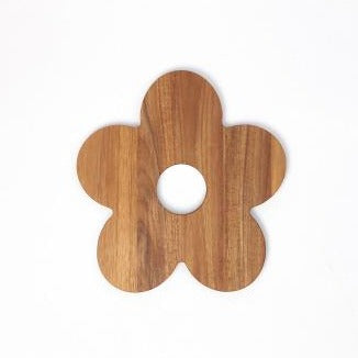 Serve up some flower power with the Daisy Serving Board! This playful and quirky board is perfect for serving snacks and treats. The beautiful daisy design adds a touch of whimsy to any gathering. Made from high-quality wood, it's durable and stylish. Bring some fun to your next party with the Daisy Serving Board.