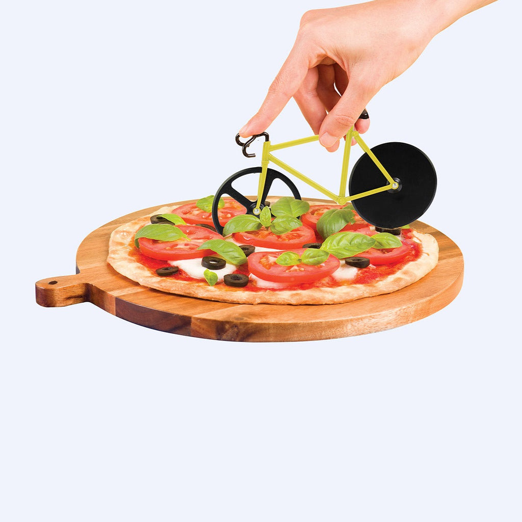 This "Pizza Cutter Fixie - Bike" is the perfect kitchen companion for those who don't want to feel "stuck in neutral"! Swing into action with this cheerful Bumblebee-colored tool. 