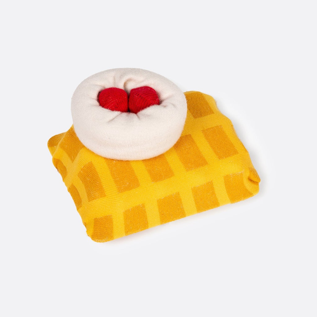 Do you find yourself craving homestyle waffles? We've got you covered! Our waffle socks with raspberry and cream are simply delicious!