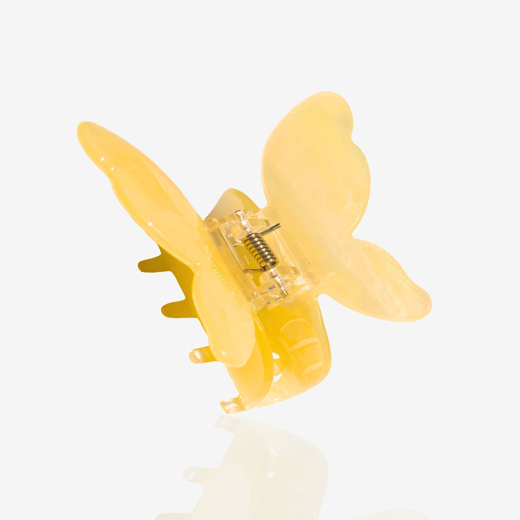 Say hello to our Butterfly Hair Claw! This butterfly clip is the perfect simple shape that steps up your hair game, making your hair look like it just came out of a summery dream 🦋