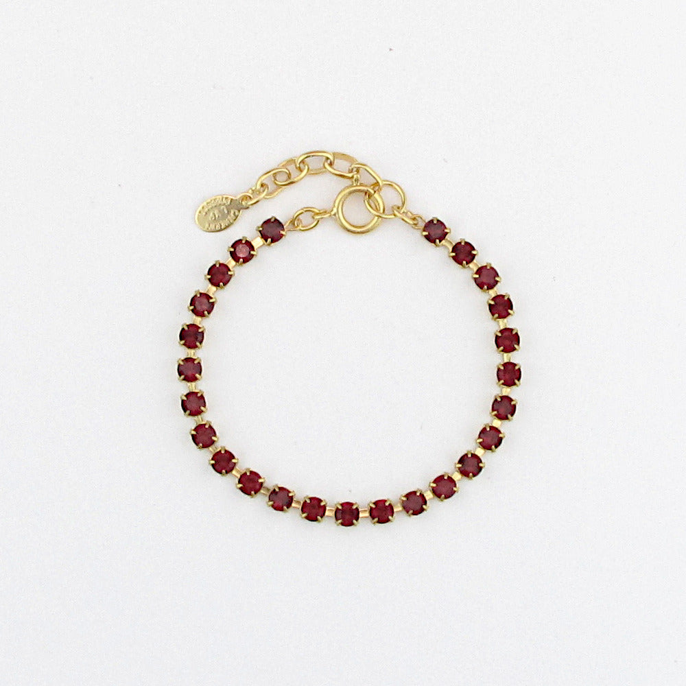 The delicate Dior bracelet, a smaller version of our classic Quincy bracelet. 24pp Swarovski crystal link, works for every layering combination.