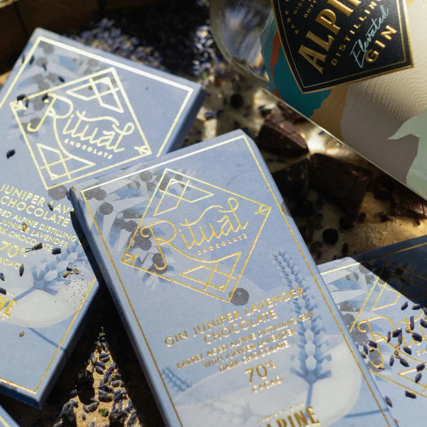 Our amazing collaboration with Alpine Distillery!

This exclusive limited edition bar is made from our Mid Mountain Blend of cacao, juniper berries, locally grown lavender and Alpine's award winning gin. To create the perfect fusion of these high quality ingredients we aged them all together. The process took place in an Alpine gin barrel over the course of six months to ensure we were able to bring out every bit of delicate botanical notes locked within. The result is a sophisticated flavor profile.