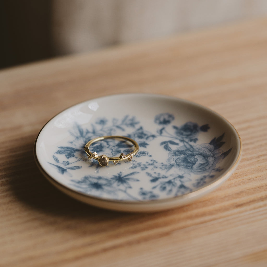 Organize jewelry in style with ourBlue Delft Jewelry Dish. This vintage catch all tray features a classic and elegant blue Delft design that makes it the perfect ring dish for any room or home decor style.