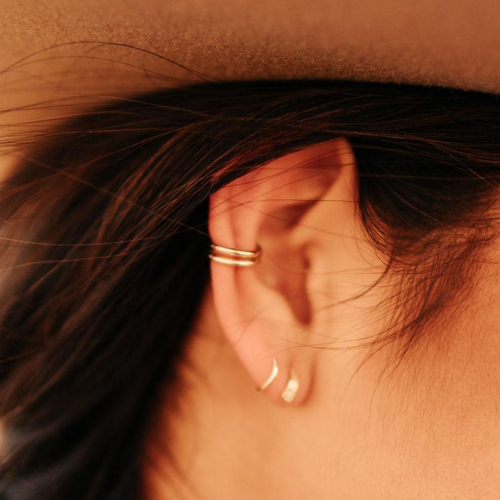Queen Double Band Ear Cuff