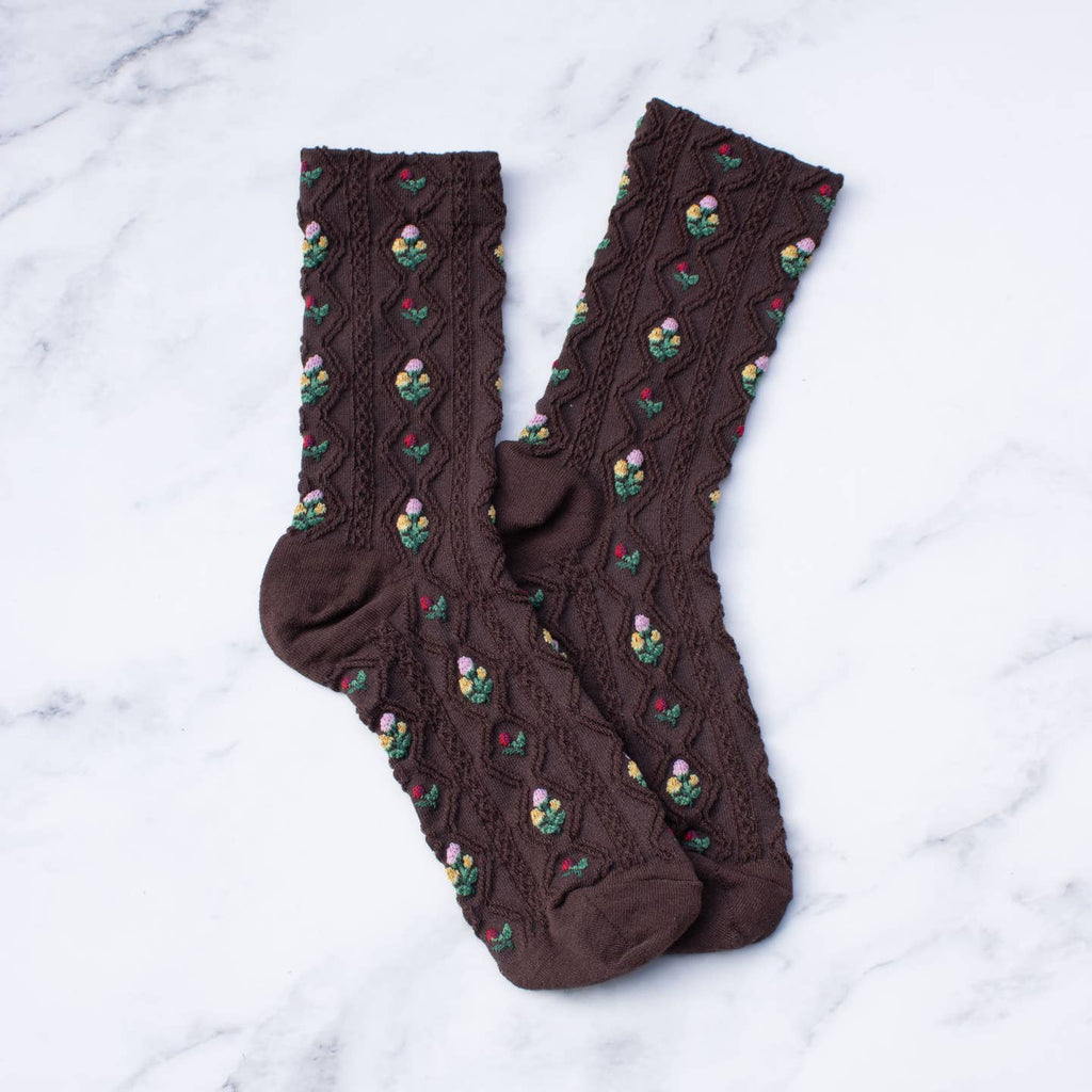 Our romantic floral casual socks feature a vintage mood in a comfortable cotton blend. Perfect for everyday wear, these socks will add style and elegance to your wardrobe.
