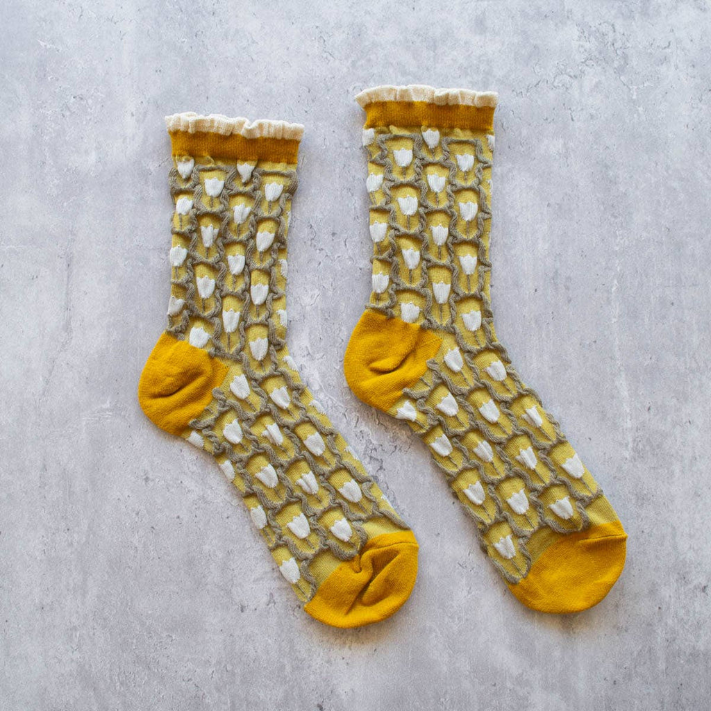 Our romantic floral casual socks feature a vintage mood in a comfortable cotton blend. Perfect for everyday wear, these socks will add style and elegance to your wardrobe.