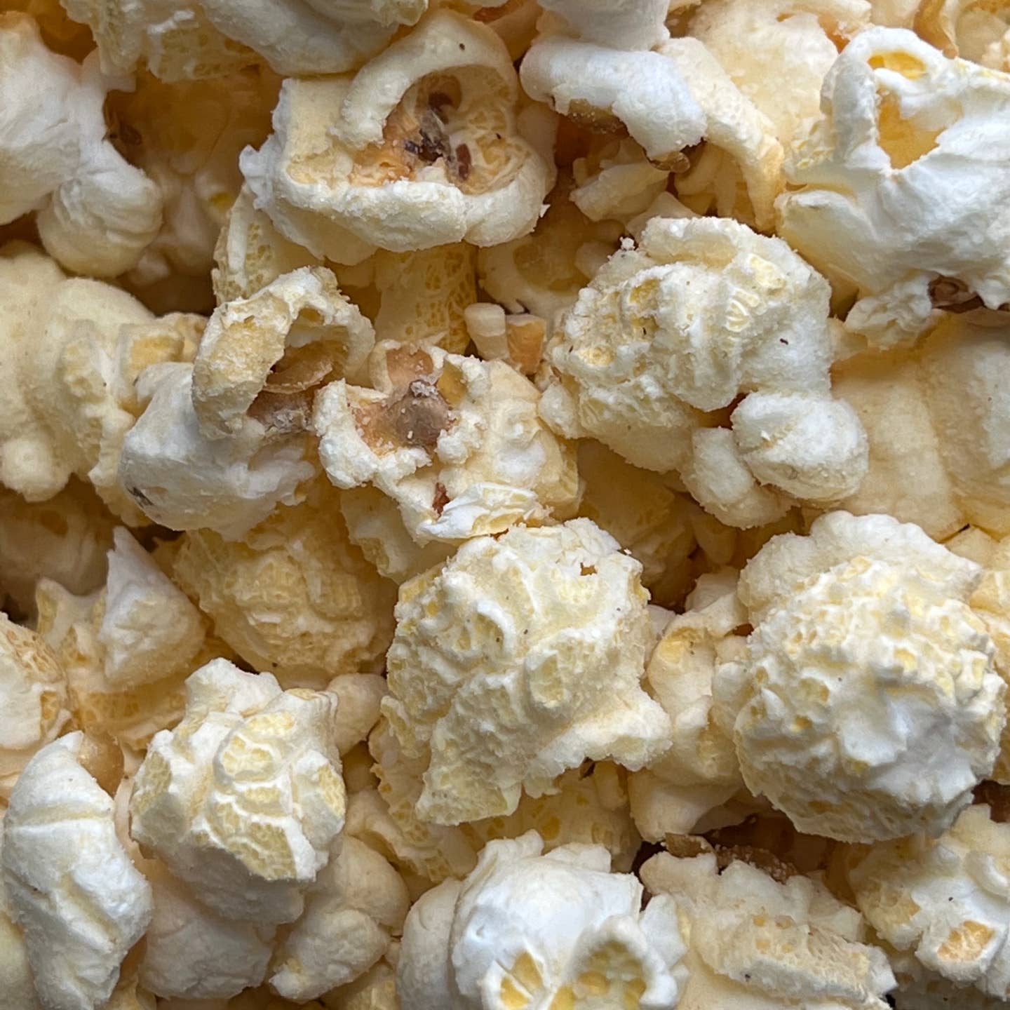 Cheddar With Cracked Pepper Artisan Popcorn