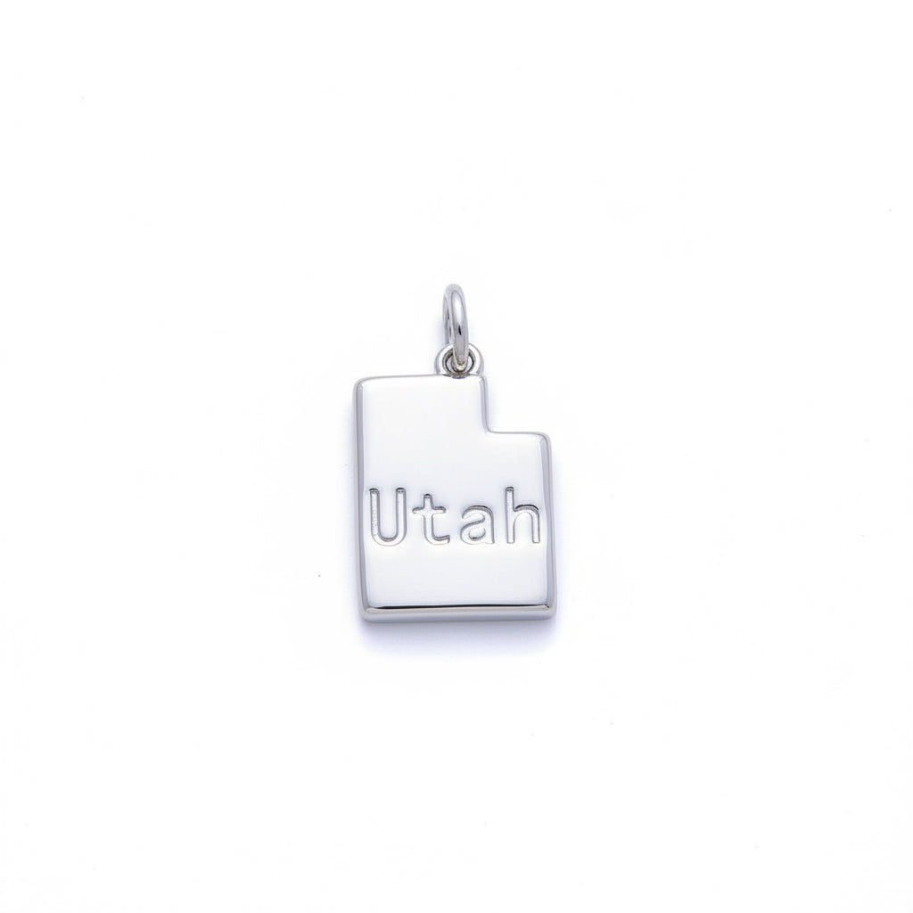 Show off your Beehive State pride with this sleek Utah Silhouette Charm. Whether you’re a local, a frequent hiker, or just missing the "Greatest Snow on Earth," this charm is a perfect way to keep home close to your heart.