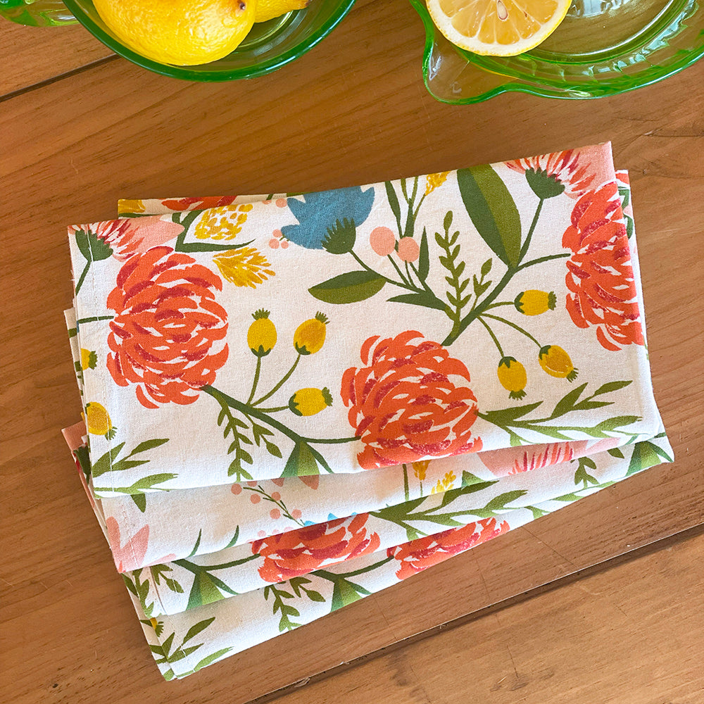 Add a touch of whimsy to your dining experience with the Viva Napkin set. This set of 4 napkins features a fun and playful design, sure to bring a smile to your face. Made from high-quality materials, these napkins are not only stylish but also durable. Perfect for everyday use or special occasions.