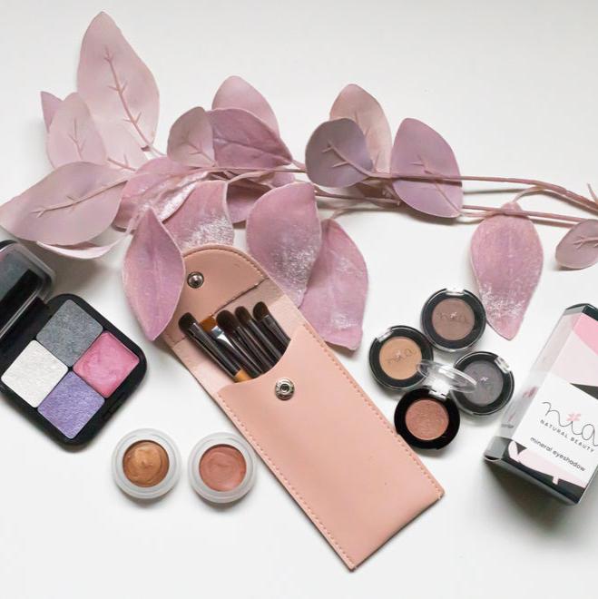 Pressed Eyeshadow, The main ingredients are minerals such as mica, clay, zinc and iron oxides, which offer elegance, sheen, cushion, adhesion, oil absorbency, UV protection, and rich pigment for a creaseless and silky look. No synthetics here