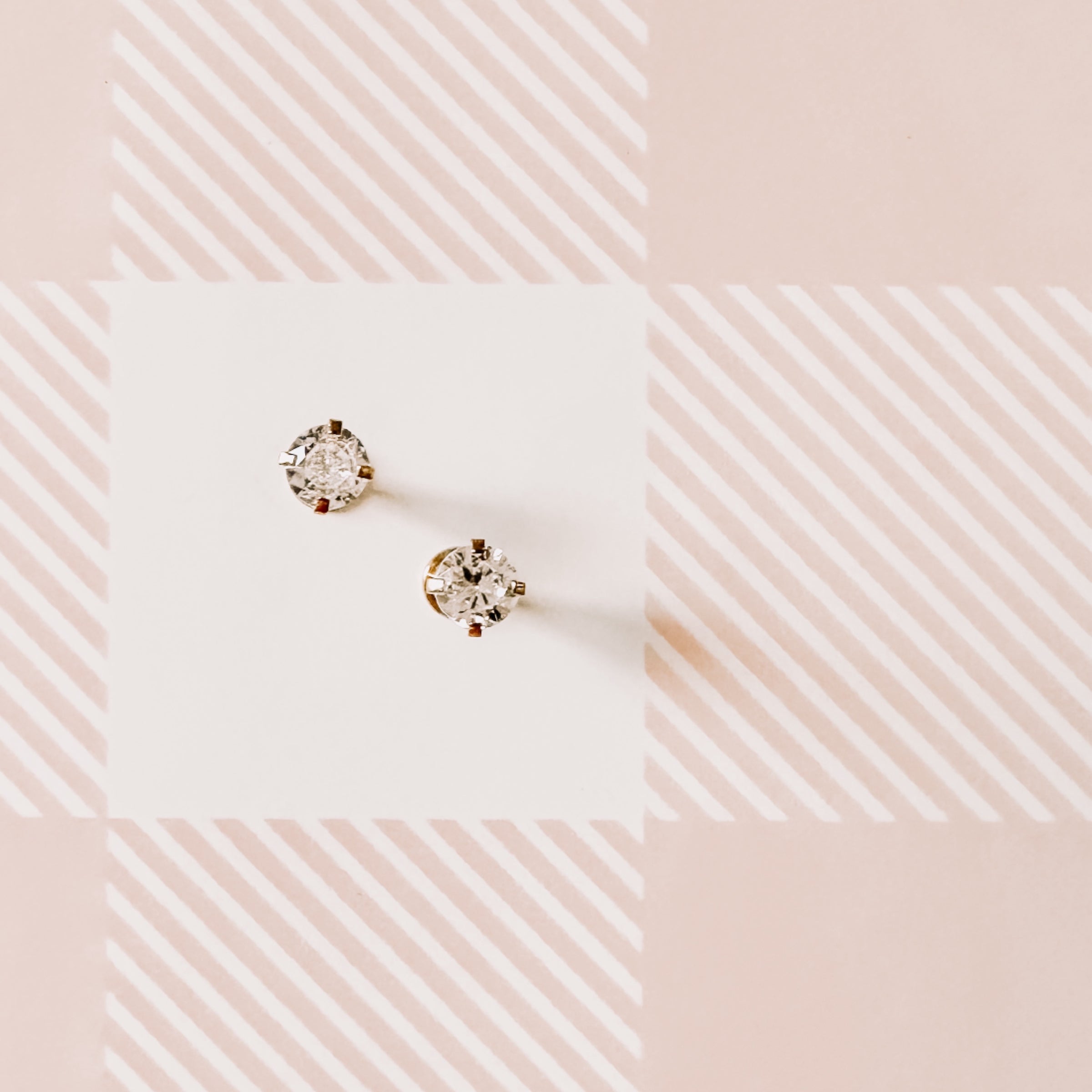 Solitaire Screw-back Earrings